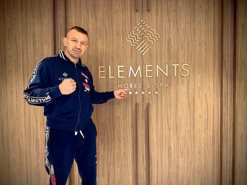 Tomasz Adamek w Elements Hotel & SPA. Przygotowania do Gali KSW i walki z Mamedem Khalidov
